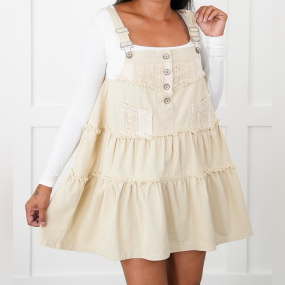 POL Sleeveless Tiered Mini Dress With Lace Detail - Picture 2 of 6